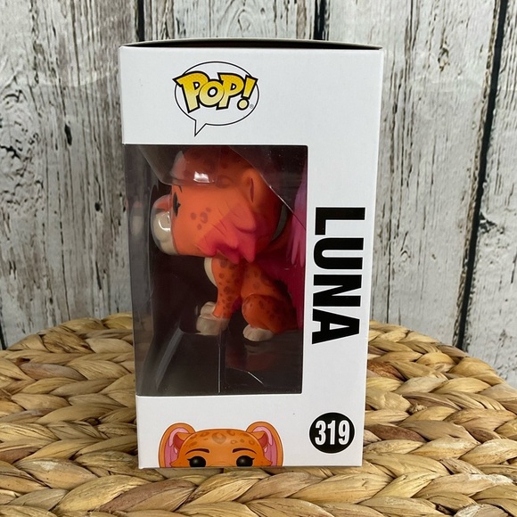 Funko Pop! Vinyl: Disney - Luna #319 Elena Of Avalor Vinyl Figure New - Picture 2 of 6